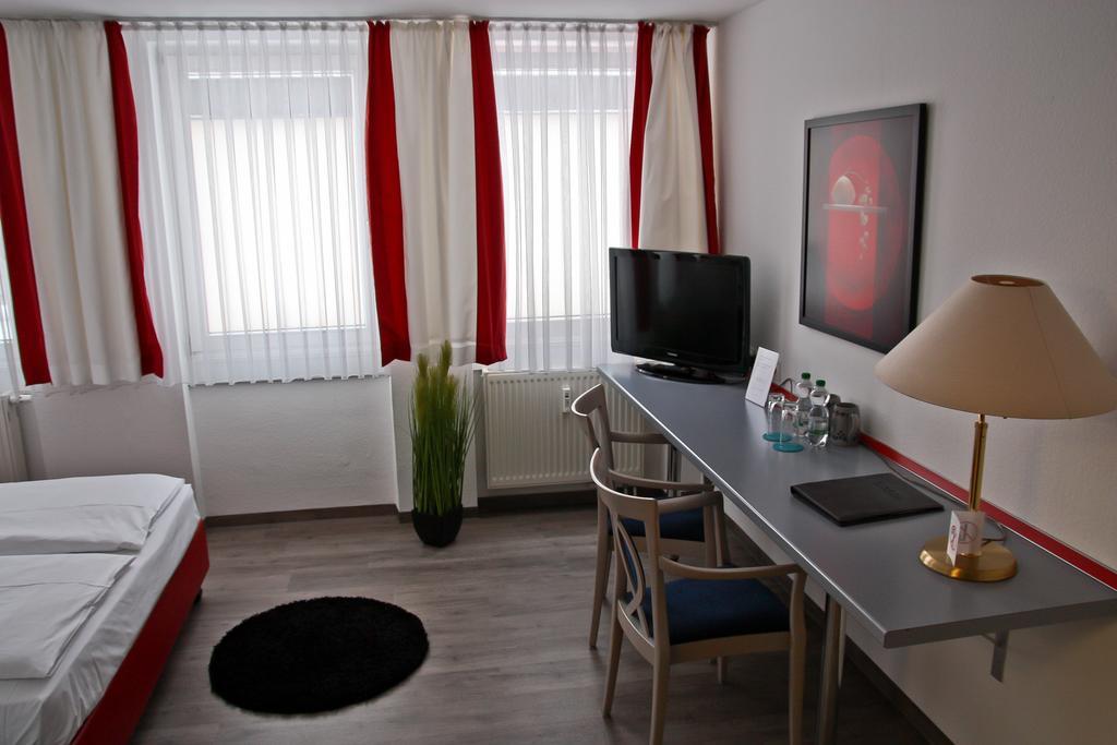 Hotel Postbauer-Heng, E-Mobilitaet, Ladestationen Fuer Elektroautos Habitación foto